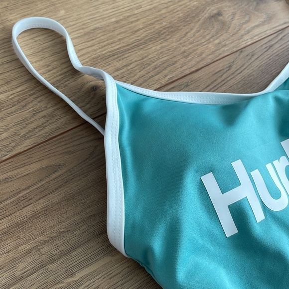 Hurley one-piece swimsuit - Picture 3 of 10